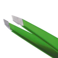 Tweezerman - Slant Tweezer Green Apple -The French Pharmacy 1230 GARSlantTweezerGreenApple3