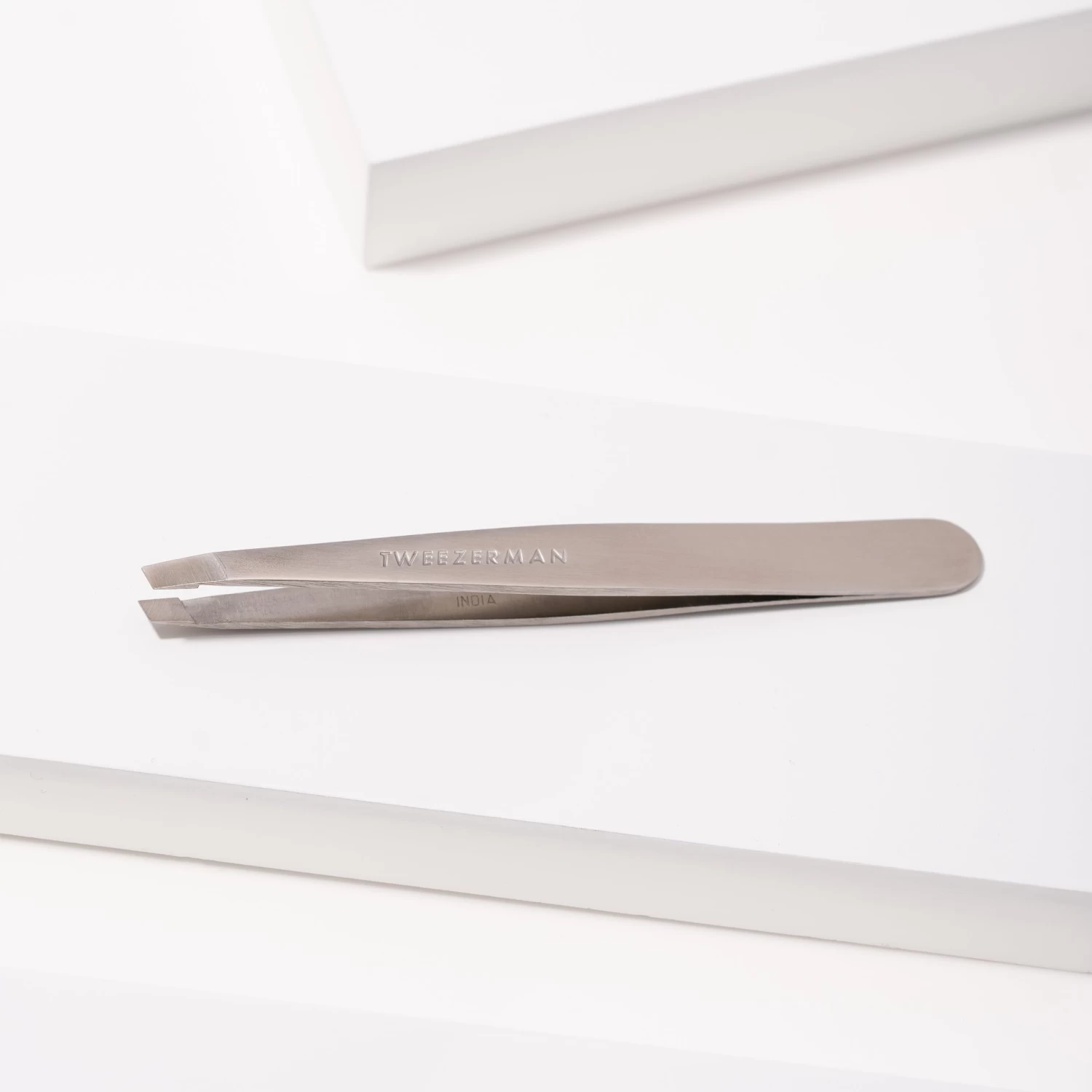 Tweezerman - Slant Tweezer Classic 6 Tweezerman - Slant Tweezer Classic - Image 6