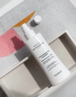 Institut Esthederm - Sun Intolerance Body Spray 150ml 5 Institut Esthederm - Sun Intolerance Body Spray 150ml -The French Pharmacy 2506SunIntoleranceBodySpray 411X570 7e24ff62 66eb 4e90 bb73 15b3a2ab821f