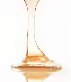 Leonor Greyl - Gentle Anti Dandruff Shampoo 200ml 5 Leonor Greyl - Gentle Anti Dandruff Shampoo 200ml -The French Pharmacy Copie de Bain Traitant a la Propolis 1