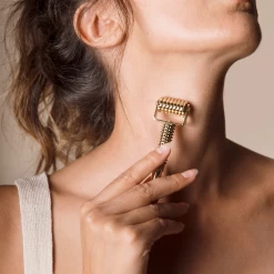 Roll On Jade - Gold Ridoki Acu -The French Pharmacy RIDOKI GOLD ACU Roll On Jade 4 2000x c7ec971e da25 4ec8 a8aa 160af87986bd