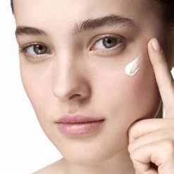 Vichy - Capital Soleil 3 In 1 Mattifying SPF50+ 50ml -The French Pharmacy Vichy Sunscreen Capital Soleil Mattifying 3 in 1 SPF 53 000 3337875695176 Model2