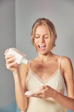 Collosol - Eau De Lait 250ml -The French Pharmacy acf.23 008 A METTRE EN 4 74e24e92 6d12 496d bb5d 93f0677099a0