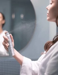 Institut Esthederm - Cellular Water Mist Spray 100ml 7 Institut Esthederm - Cellular Water Mist Spray 100ml -The French Pharmacy gif CW 1 411X570 cab0c551 f7eb 4a2f b723 9609095f9c22