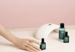 Manucurist - Green Flash Gel Essentials Kit Hortensia -The French Pharmacy manucurist green flash starter kit 223102 en